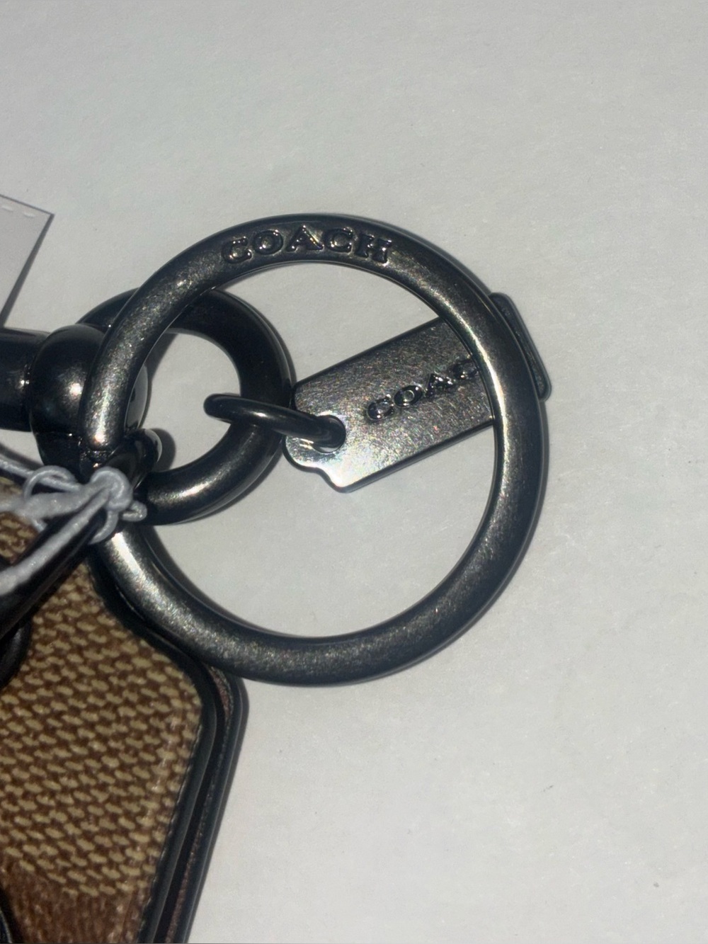 Coach signature Bottle Opener Keychain CC023 Unisex NWT - Picture 6 of 7